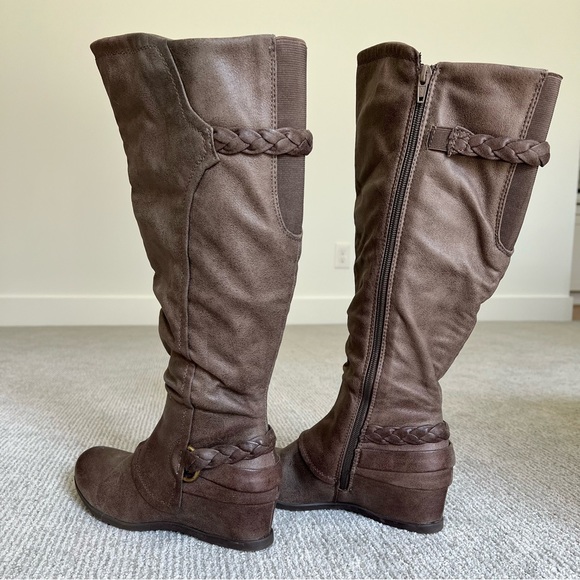 Like new knee high riding boots - Picture 2 of 4